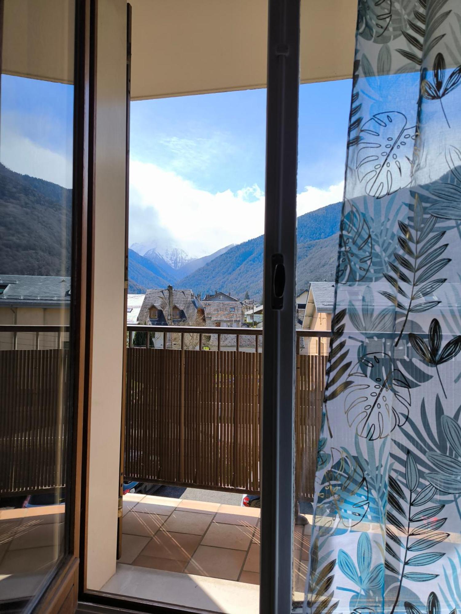 Appartement Vert Tendre Face A La Montagne Bagnères-de-Luchon Εξωτερικό φωτογραφία